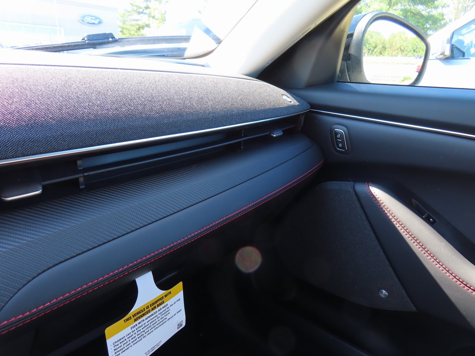 2025 Ford Mustang Mach-E Premium Image 20 of 27