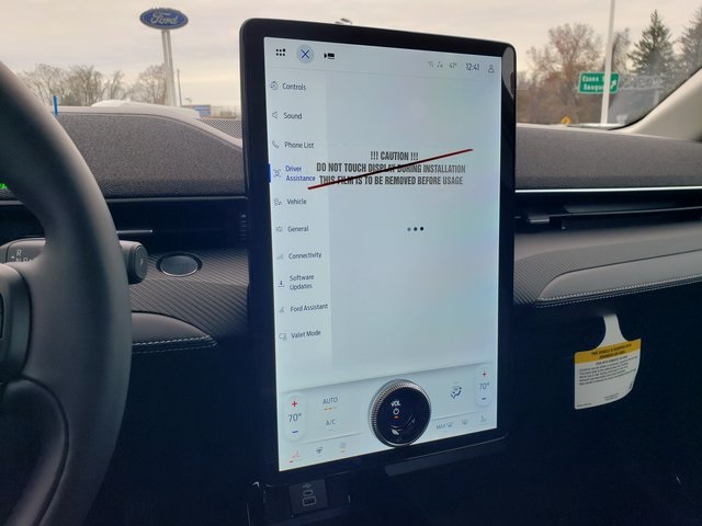 2025 Ford Mustang Mach-E Premium Image 25 of 34