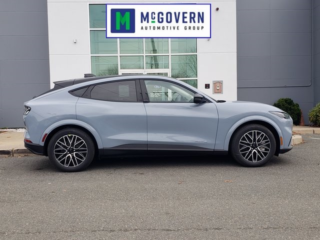 2025 Ford Mustang Mach-E Premium Image 4 of 34