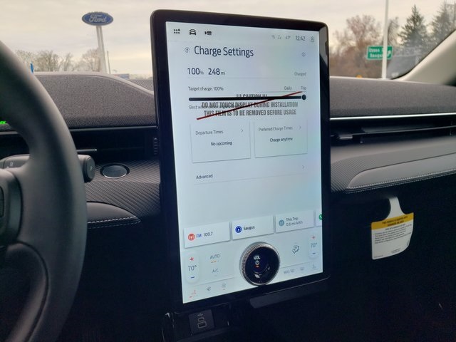 2025 Ford Mustang Mach-E Premium Image 19 of 34