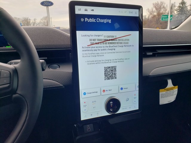 2025 Ford Mustang Mach-E Premium Image 32 of 34