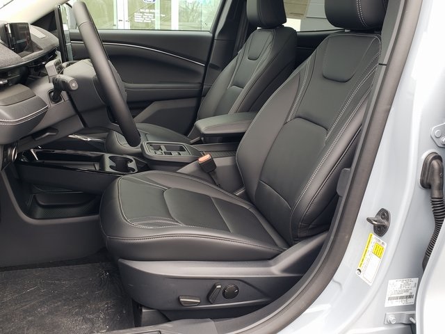 2025 Ford Mustang Mach-E Premium Image 11 of 34
