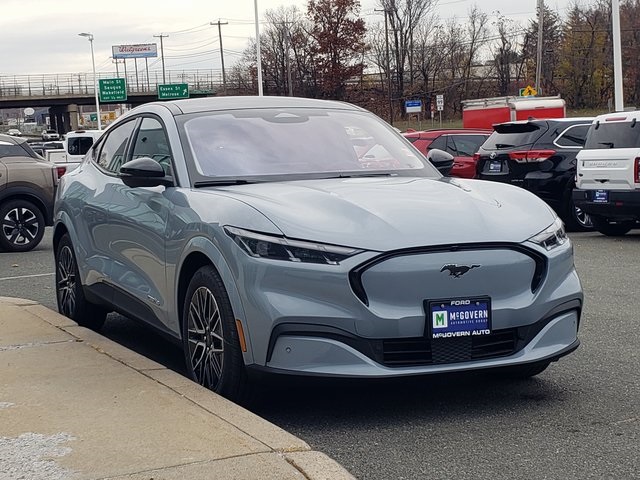 2025 Ford Mustang Mach-E Premium Image 3 of 34