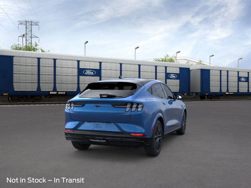 Vehicle image 4 of 22