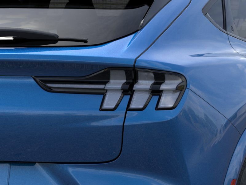 Vehicle image 18 of 22