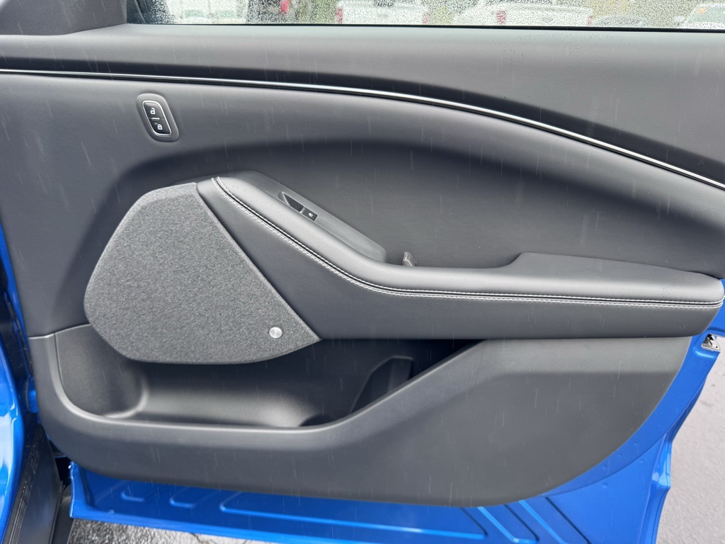 2025 Ford Mustang Mach-E Premium Image 29 of 47