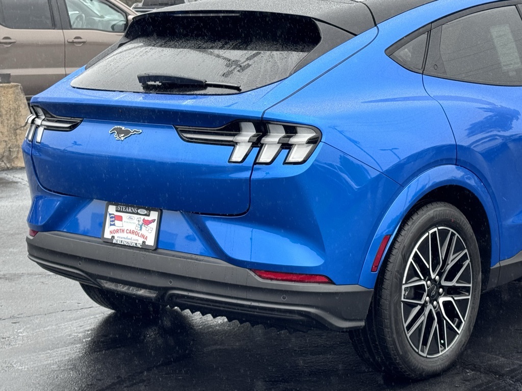 2025 Ford Mustang Mach-E Premium Image 6 of 47