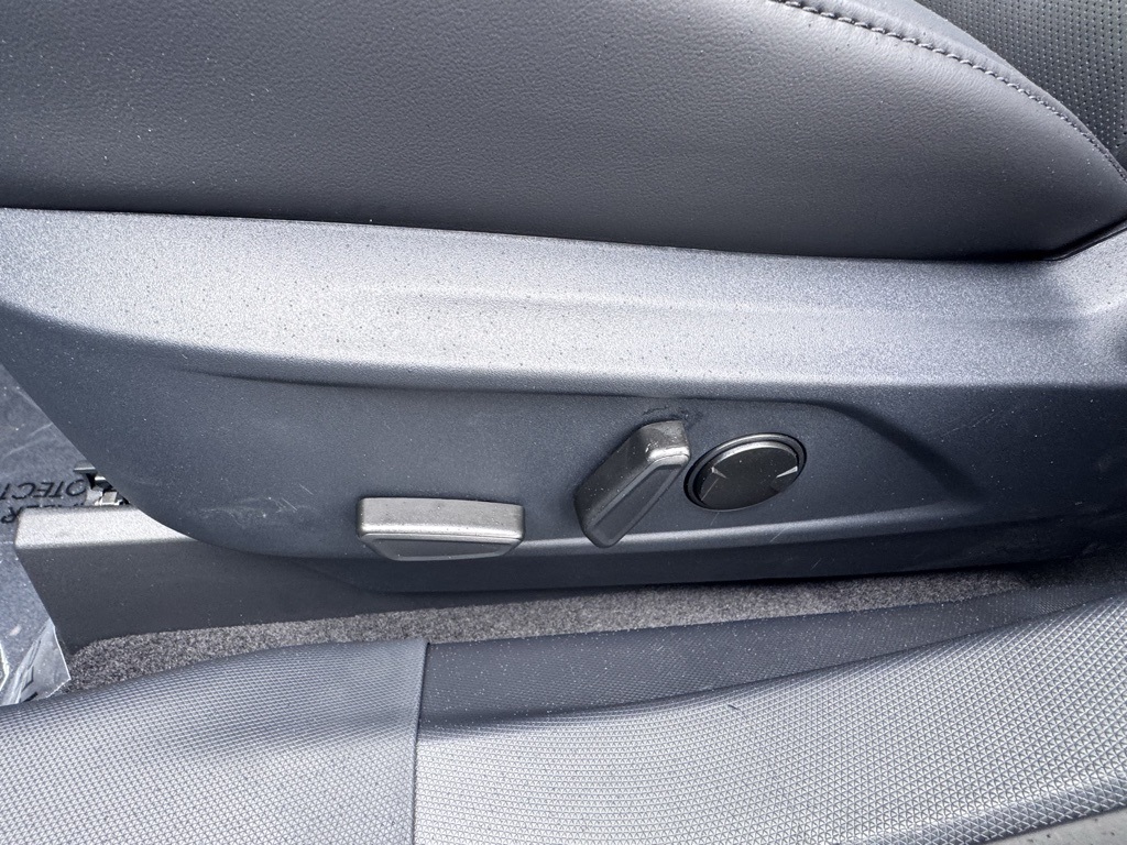 2025 Ford Mustang Mach-E Premium Image 40 of 47