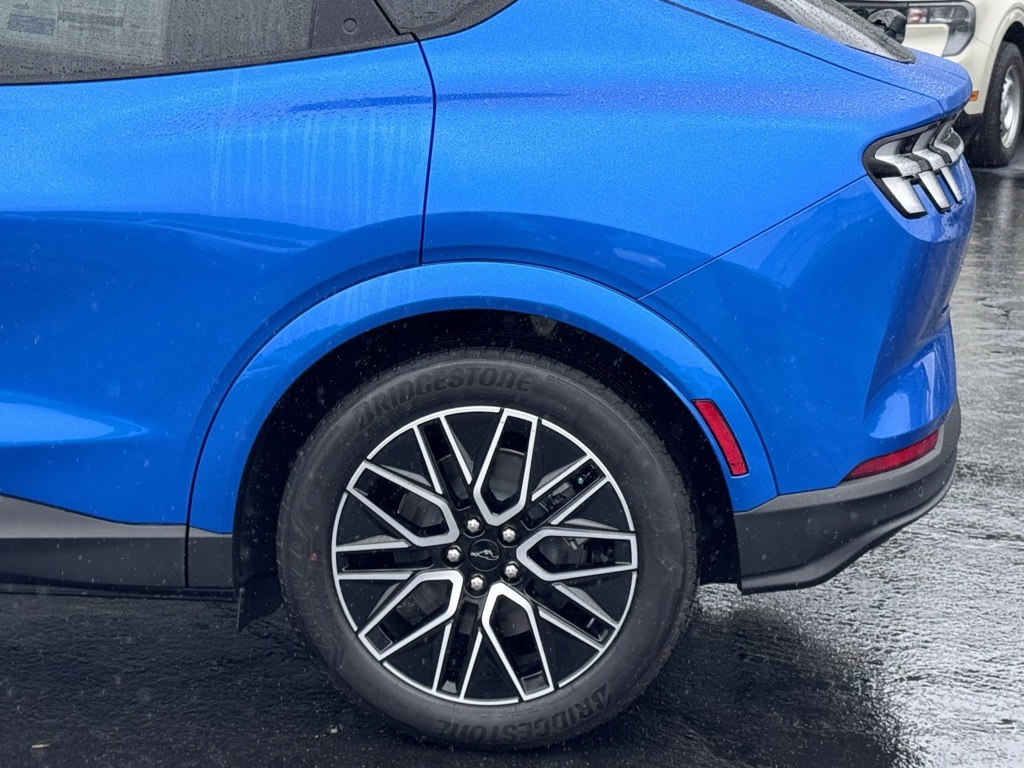 2025 Ford Mustang Mach-E Premium Image 12 of 47