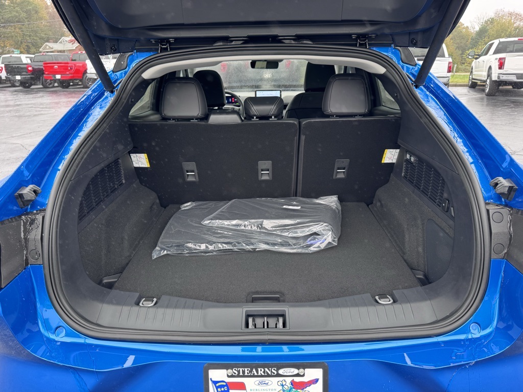 2025 Ford Mustang Mach-E Premium Image 14 of 47