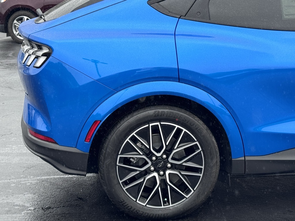 2025 Ford Mustang Mach-E Premium Image 13 of 47