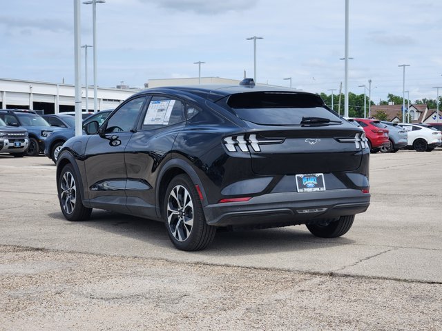 Vehicle image 4 of 22