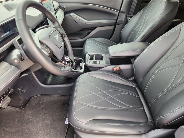 Vehicle image 8 of 22