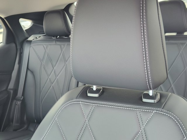 Vehicle image 18 of 22