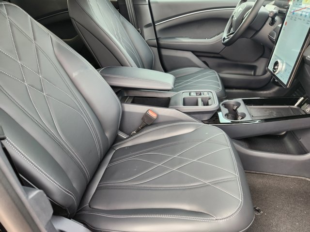 Vehicle image 9 of 22