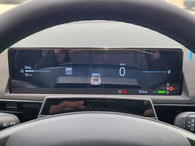 Vehicle image 10 of 22