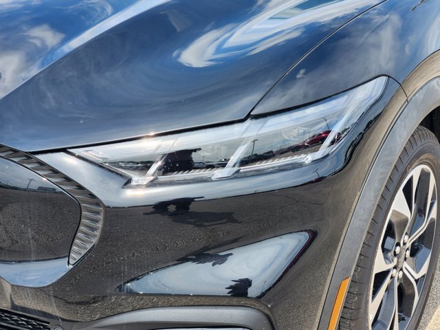 Vehicle image 5 of 22