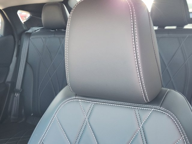 Vehicle image 10 of 22