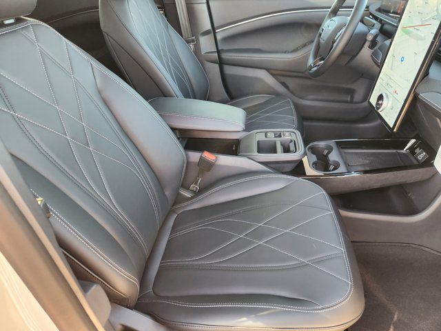 Vehicle image 11 of 22
