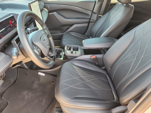Vehicle image 12 of 22