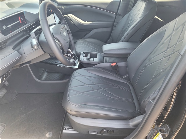 Vehicle image 6 of 11