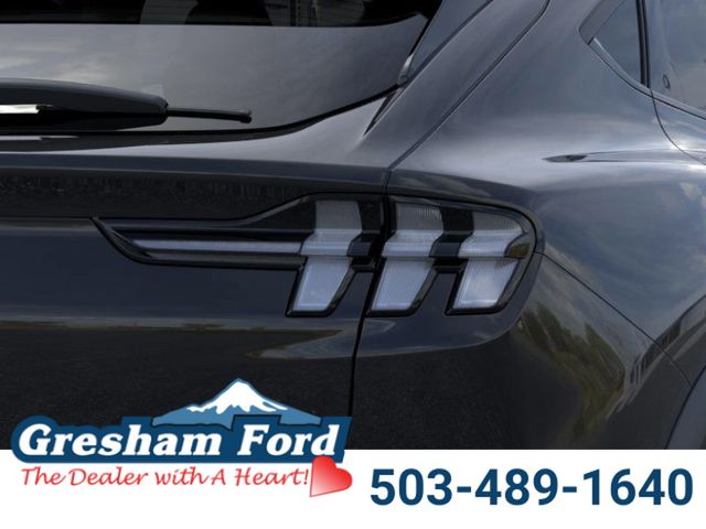 Vehicle image 21 of 22