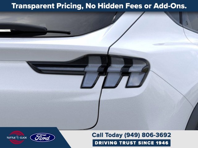 Vehicle image 21 of 22