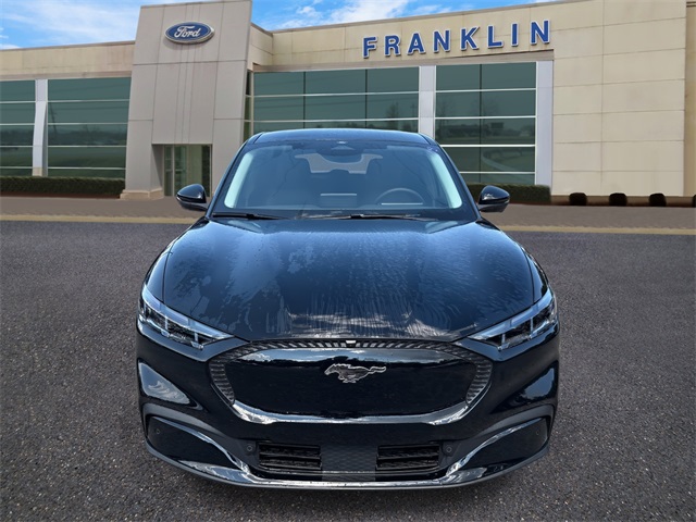 Vehicle image 2 of 31