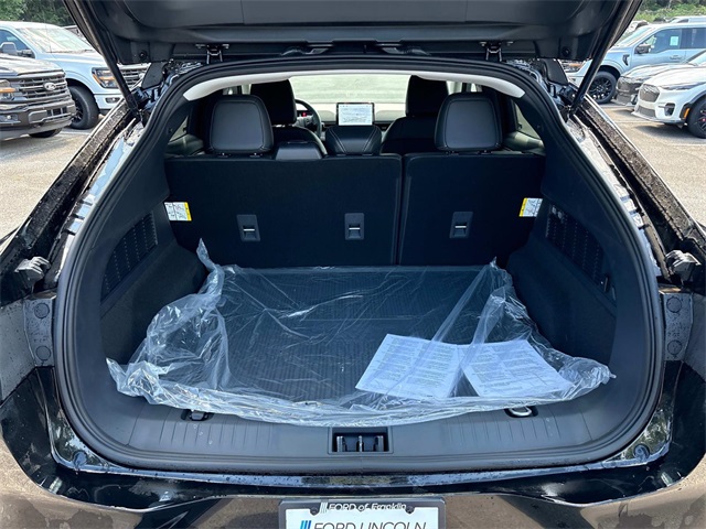 Vehicle image 9 of 31