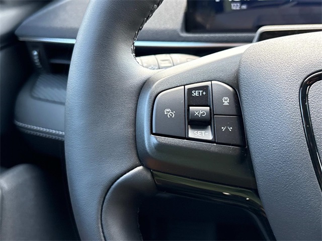 Vehicle image 24 of 31