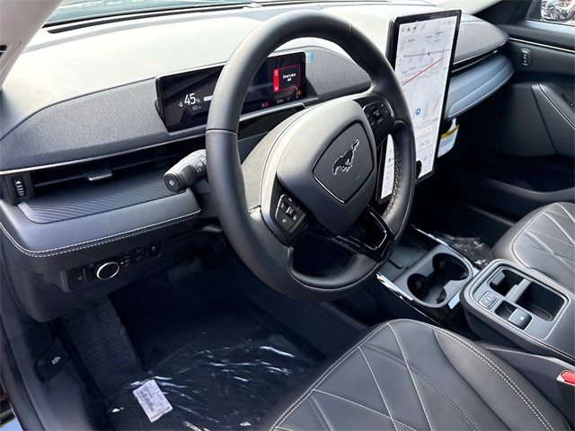 Vehicle image 16 of 31