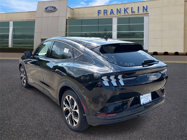 Vehicle image 4 of 31