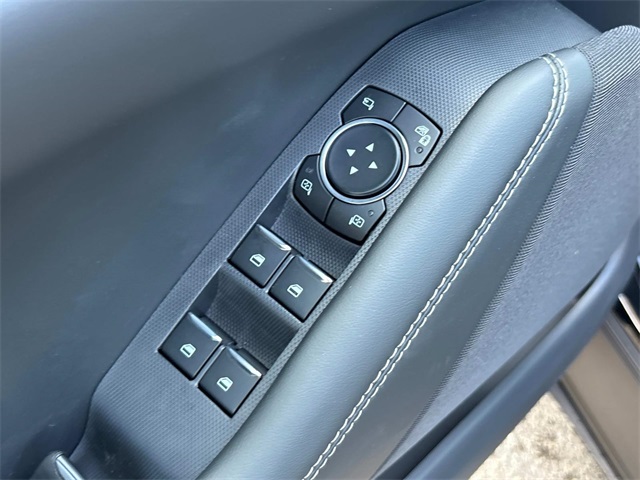 Vehicle image 23 of 31