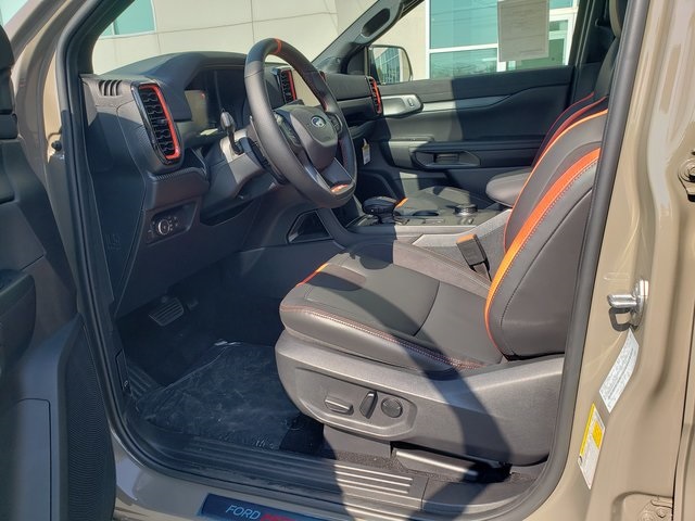 Vehicle image 16 of 39