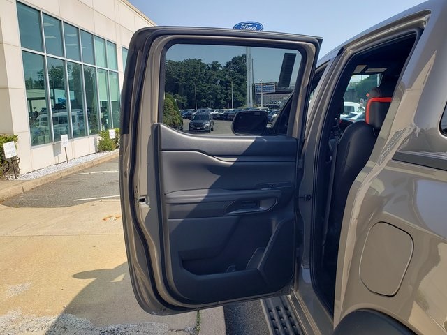 Vehicle image 15 of 39