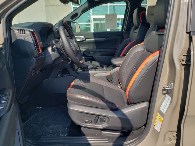 Vehicle image 14 of 39