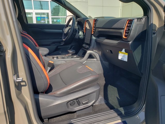 Vehicle image 17 of 39