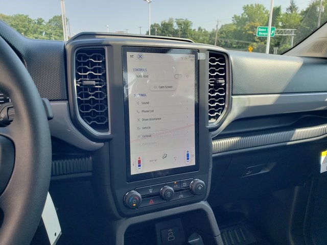 Vehicle image 26 of 30