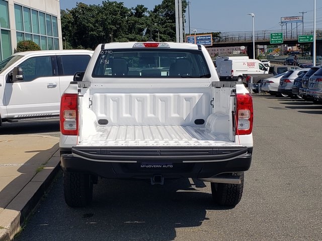 Vehicle image 10 of 30