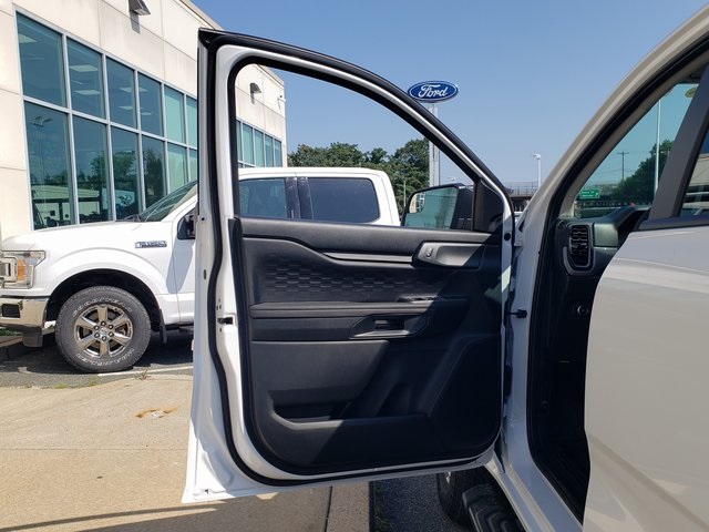 Vehicle image 16 of 30
