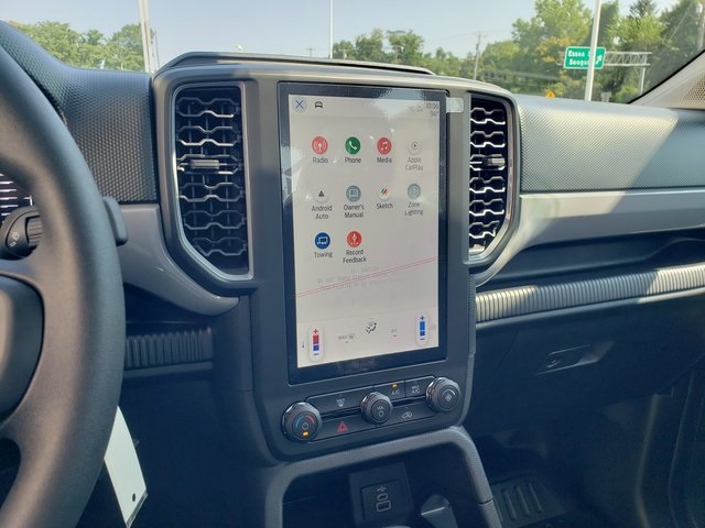 Vehicle image 24 of 30