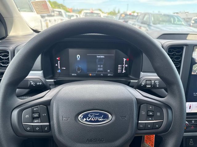 Vehicle image 16 of 17