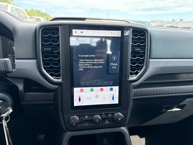 Vehicle image 11 of 17