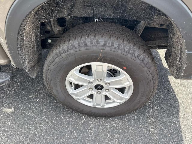 Vehicle image 4 of 17