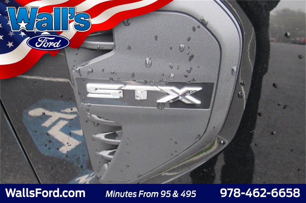 Vehicle image 11 of 28