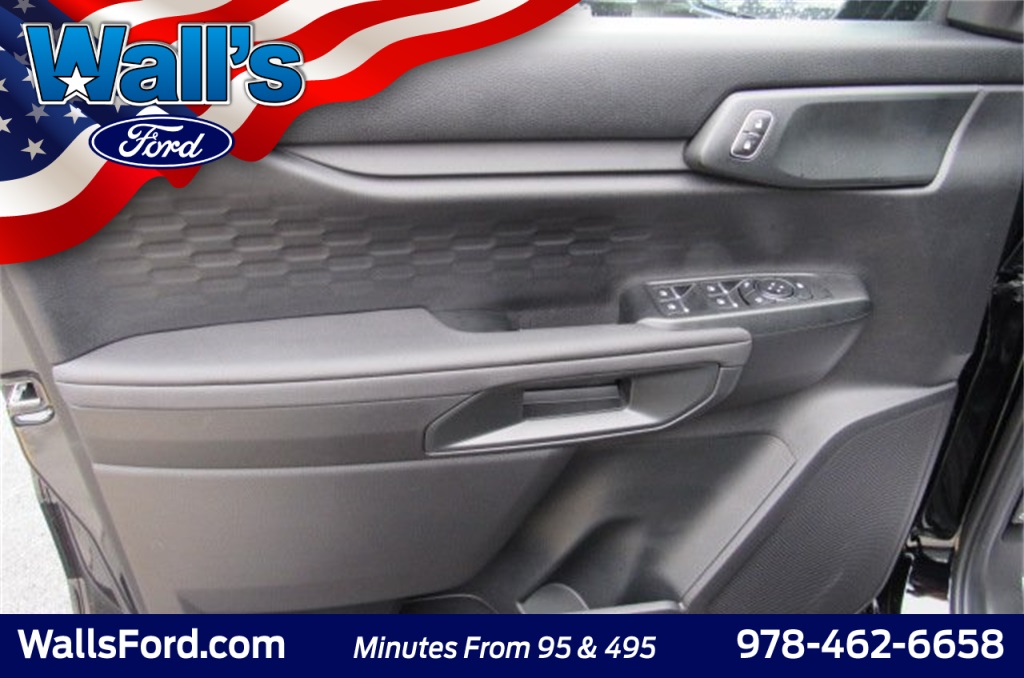 Vehicle image 14 of 28