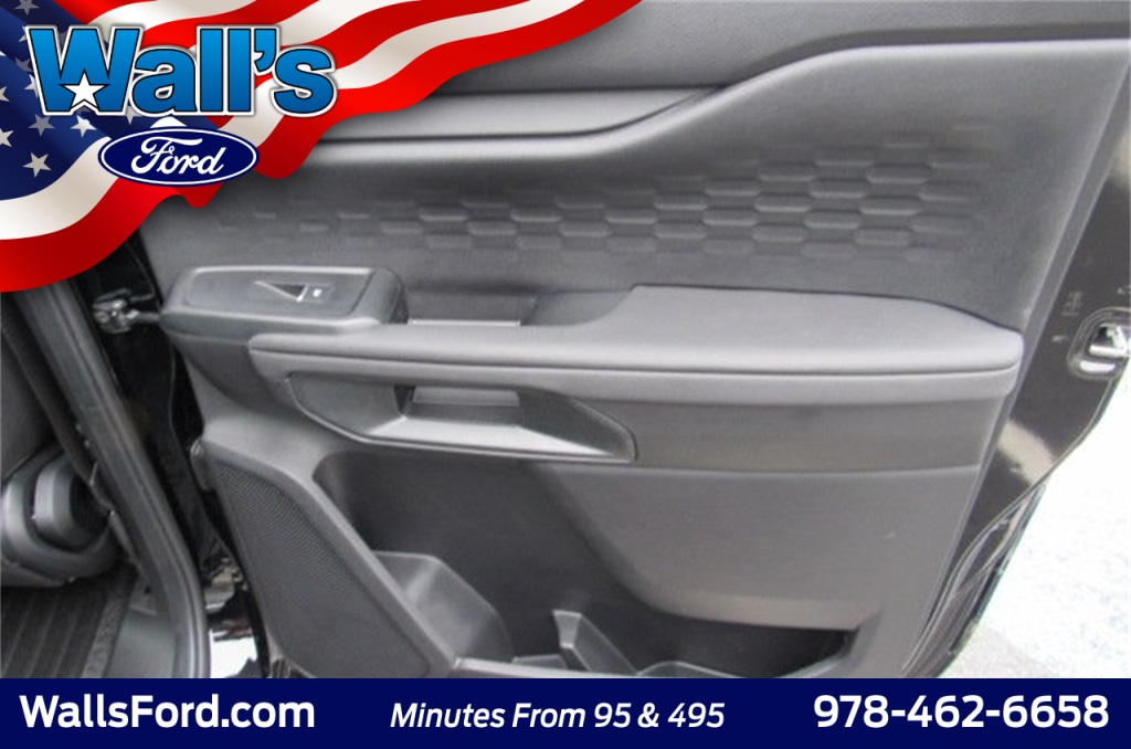 Vehicle image 21 of 28