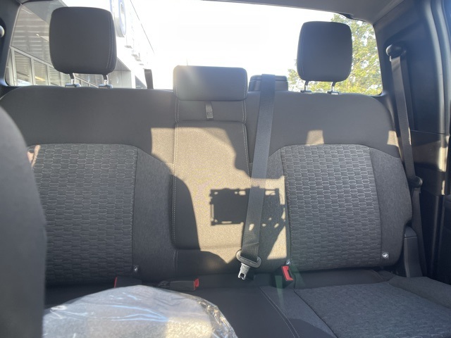 Vehicle image 17 of 37