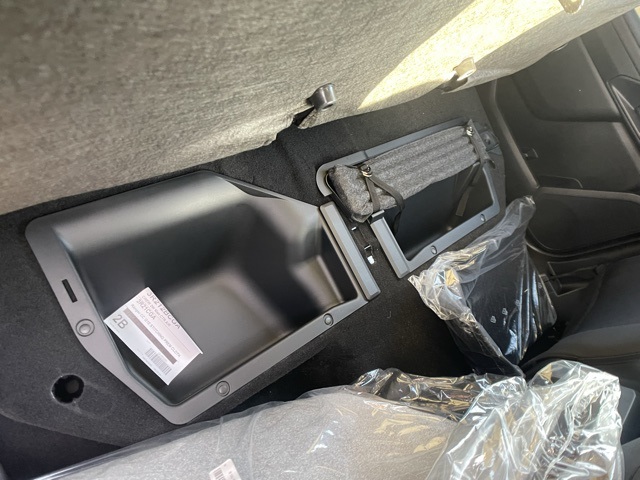 Vehicle image 29 of 37