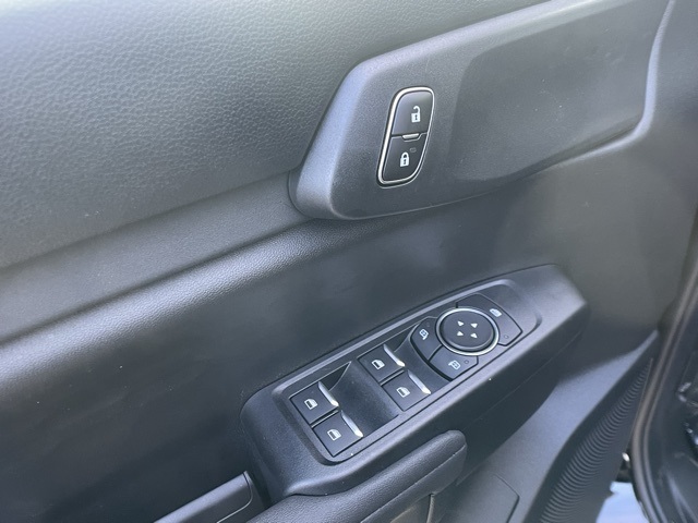Vehicle image 28 of 37